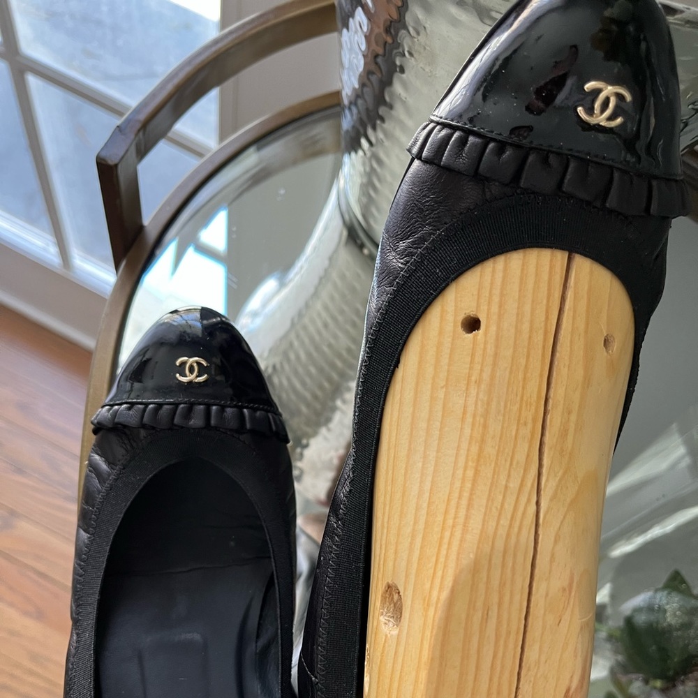 Chanel patent toe - Picture 2 of 5